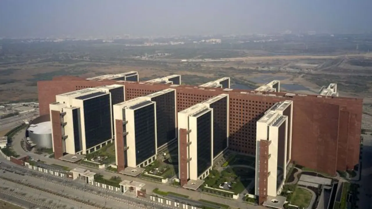 ಪೆಂಟಗನ್ ಮೀರಿಸೋ ವಿಶ್ವದ ಬೃಹತ್ ಕಚೇರಿ ಸಂಕೀರ್ಣ ಗುಜರಾತ್ನಲ್ಲಿ ಉದ್ಘಾಟಿಸಲಿರೋ ಪ್ರಧಾನಿ ಮೋದಿ ಪೆಂಟಗನ್ ಮೀರಿಸೋ ವಿಶ್ವದ ಬೃಹತ್ ಕಚೇರಿ ಸಂಕೀರ್ಣ ಗುಜರಾತ್ನಲ್ಲಿ ಉದ್ಘಾಟಿಸಲಿರೋ ಪ್ರಧಾನಿ ಮೋದಿ