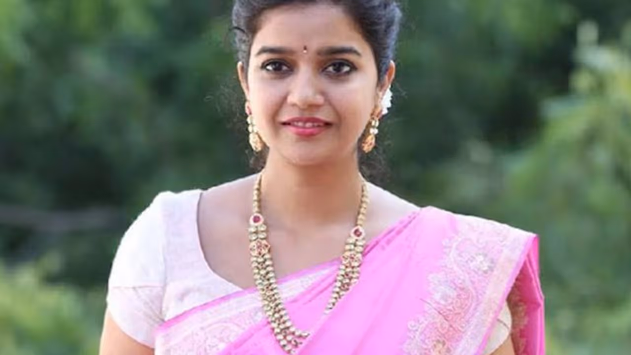 നടി സ്വാതി ഡിവോഴ്‍സിന്?, ഭര്‍ത്താവിന്റെ ഫോട്ടോകള്‍ നീക്കം ചെയ്‍തു