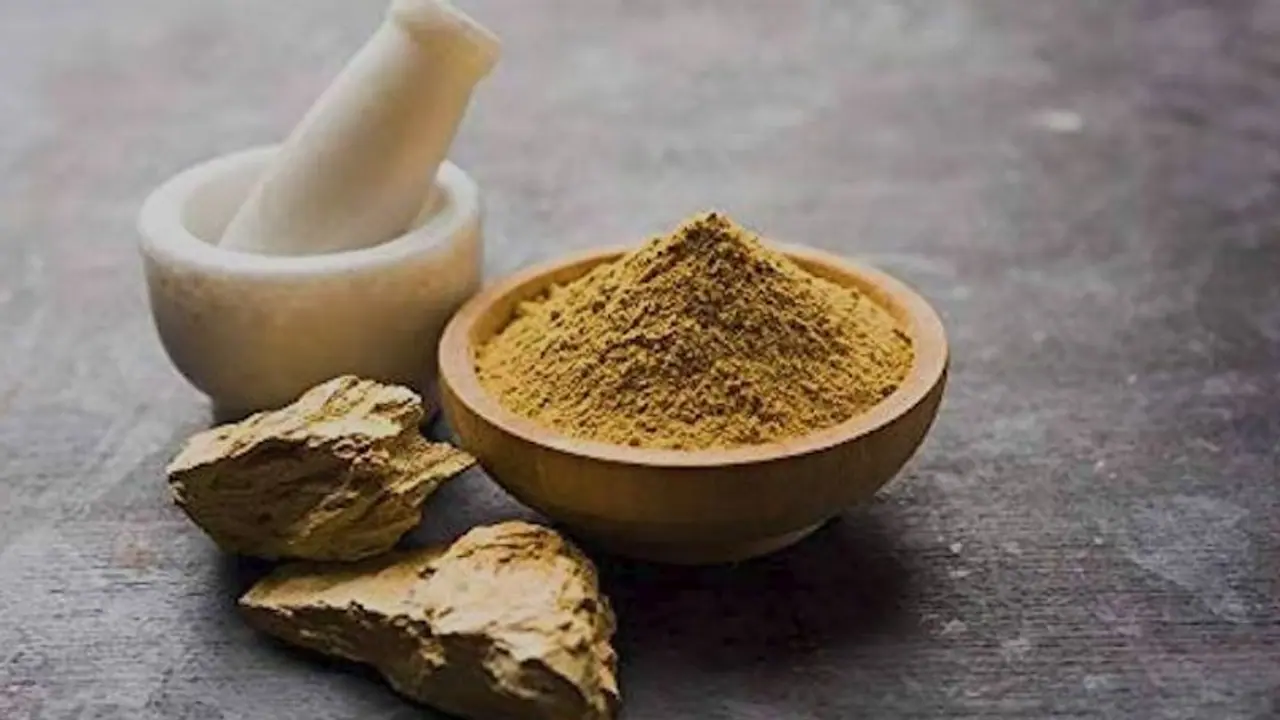 Cleansing to Oil Control: 5 Incredible benefits of using Multani Mitti on your Face