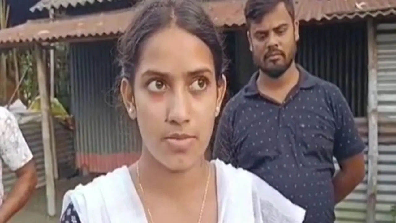 మారుమూల గ్రామం.. అనేక ఇబ్బందులు.. అయితేనేమీ అన్నింటినీ అధిగమించి యూనివర్సిటీ టాపర్ గా నిలిచిన అఫ్రూజా మారుమూల గ్రామం.. అనేక ఇబ్బందులు.. అయితేనేమీ అన్నింటినీ అధిగమించి యూనివర్సిటీ టాపర్ గా నిలిచిన అఫ్రూజా