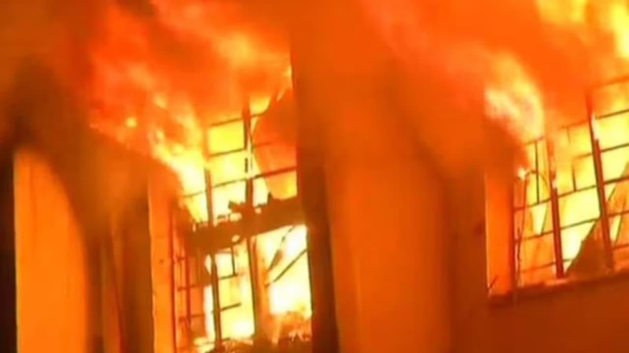 ആറ് മാസം പ്രായമായ കുഞ്ഞടക്കം നാല് പേരെ കൊന്ന് കത്തിച്ചു, പ്രതികാര കൂട്ടക്കൊലയെന്ന് സംശയം; സംഭവം രാജസ്ഥാനിൽ ആറ് മാസം പ്രായമായ കുഞ്ഞടക്കം നാല് പേരെ കൊന്ന് കത്തിച്ചു, പ്രതികാര കൂട്ടക്കൊലയെന്ന് സംശയം; സംഭവം രാജസ്ഥാനിൽ