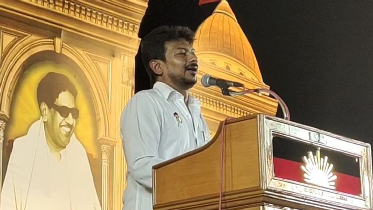 ഡെങ്കിയും മലേറിയയും പോലെ തുടച്ച് നീക്കണം, വിവാദത്തിലായി ഉദയനിധിയുടെ സനാതന ധർമ പരാമര്ശം ഡെങ്കിയും മലേറിയയും പോലെ തുടച്ച് നീക്കണം, വിവാദത്തിലായി ഉദയനിധിയുടെ സനാതന ധർമ പരാമര്ശം