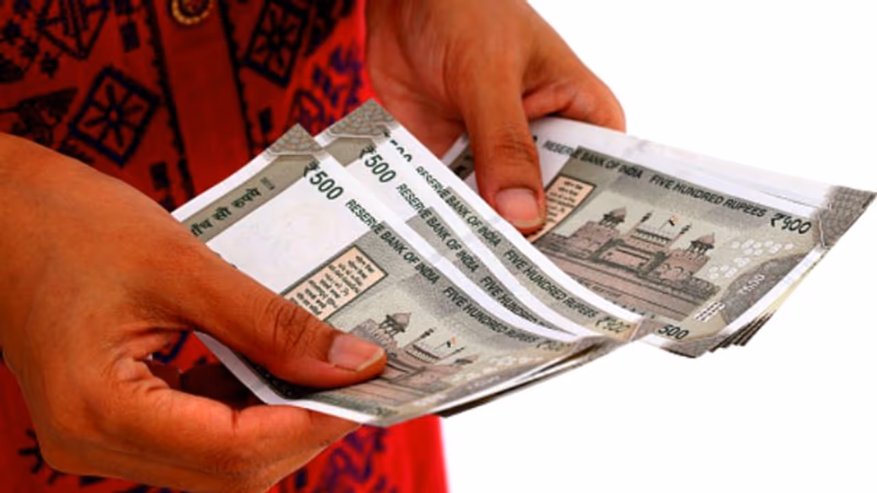 9 ശതമാനത്തിന് മുകളിൽ പലിശ! വമ്പൻ ഓഫറുമായി ഈ രണ്ട് ബാങ്കുകൾ 