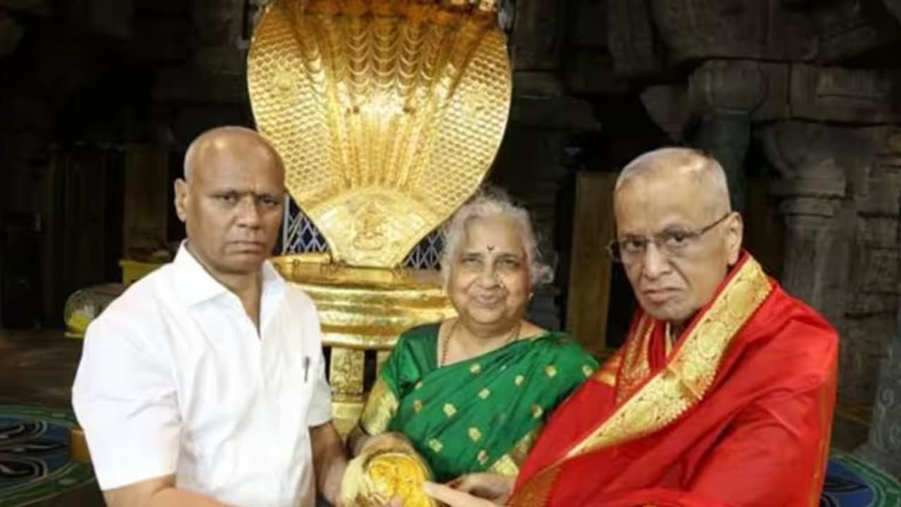 Tirupati: Infosys founder Narayana Murthy and wife Sudha Murty donate golden conch, tortoise idol Tirupati: Infosys founder Narayana Murthy and wife Sudha Murty donate golden conch, tortoise idol