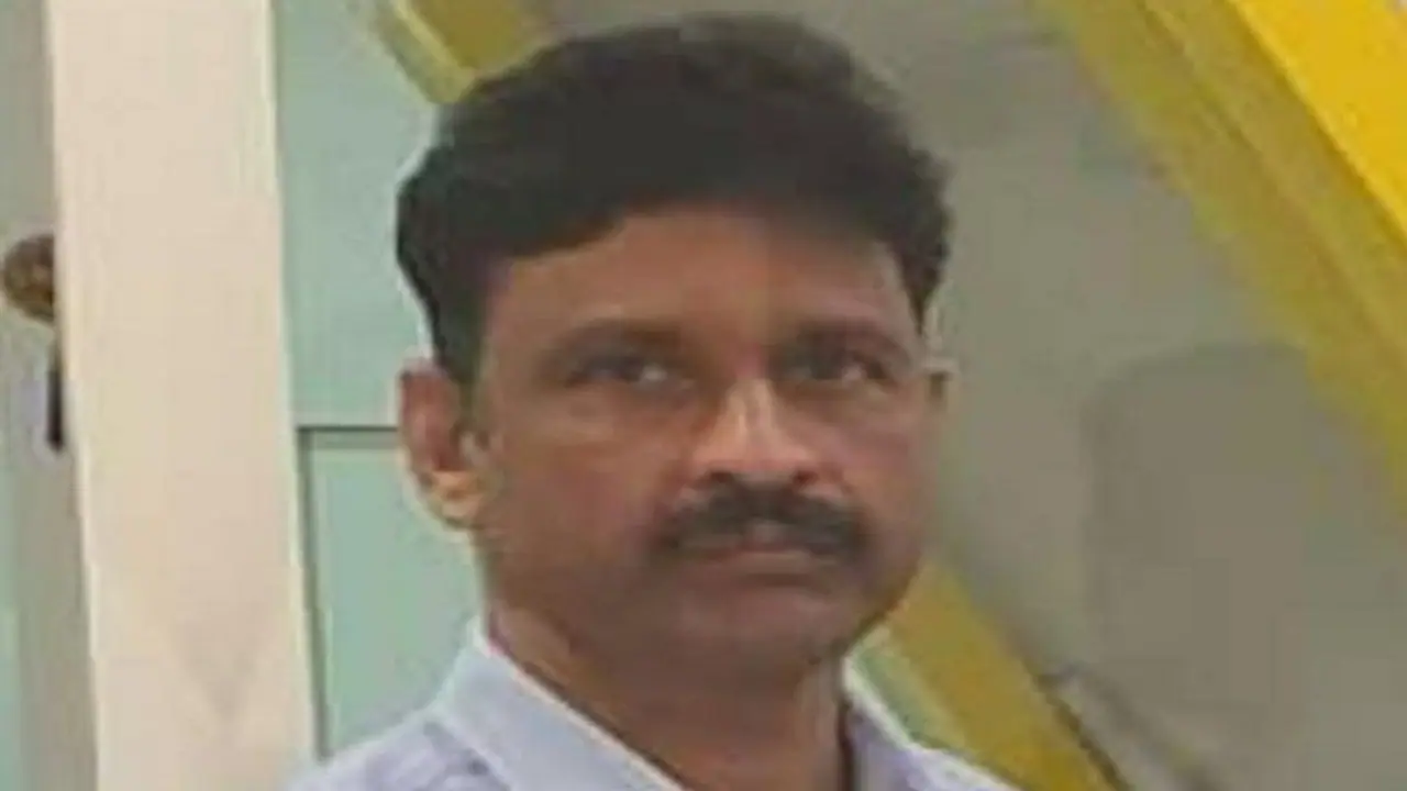 ವಿಜಯಪುರ: ಲೋಕಾಯುಕ್ತ ಡಿವೈಎಸ್ಪಿ ಹೃದಯಘಾತದಿಂದ ಸಾವು ವಿಜಯಪುರ: ಲೋಕಾಯುಕ್ತ ಡಿವೈಎಸ್ಪಿ ಹೃದಯಘಾತದಿಂದ ಸಾವು