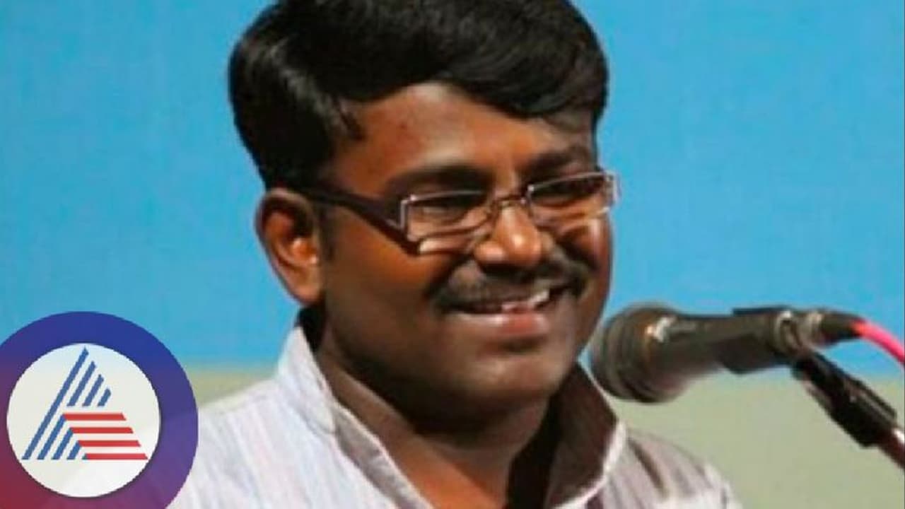 'ಚಂದ್ರಯಾನ3 ತಿರುಪತಿ ನಾಮ' ಎಂದಿದ್ದ ಉಪನ್ಯಾಸಕಗೆ ಶಿಕ್ಷಣ ಇಲಾಖೆ ನೋಟಿಸ್ 'ಚಂದ್ರಯಾನ3 ತಿರುಪತಿ ನಾಮ' ಎಂದಿದ್ದ ಉಪನ್ಯಾಸಕಗೆ ಶಿಕ್ಷಣ ಇಲಾಖೆ ನೋಟಿಸ್