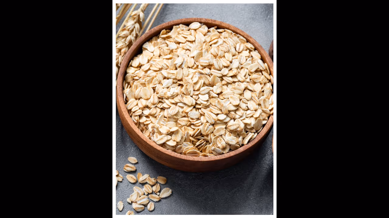 Health Tips : ദിവസവും ഒരു നേരം ഓട്സ് കഴിക്കുന്നത് ശീലമാക്കൂ, ഗുണങ്ങൾ പലതാണ് Health Tips : ദിവസവും ഒരു നേരം ഓട്സ് കഴിക്കുന്നത് ശീലമാക്കൂ, ഗുണങ്ങൾ പലതാണ്