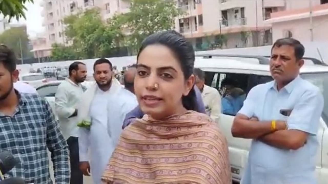 'ഞാൻ ഇവിടെ സുരക്ഷിതയല്ല'; രാജസ്ഥാനിൽ ചര്ച്ചയായി കോണ്ഗ്രസ് വനിത എംഎല്എയുടെ വീഡിയോ, ലജ്ജാകരമെന്ന് ബിജെപി 'ഞാൻ ഇവിടെ സുരക്ഷിതയല്ല'; രാജസ്ഥാനിൽ ചര്ച്ചയായി കോണ്ഗ്രസ് വനിത എംഎല്എയുടെ വീഡിയോ, ലജ്ജാകരമെന്ന് ബിജെപി