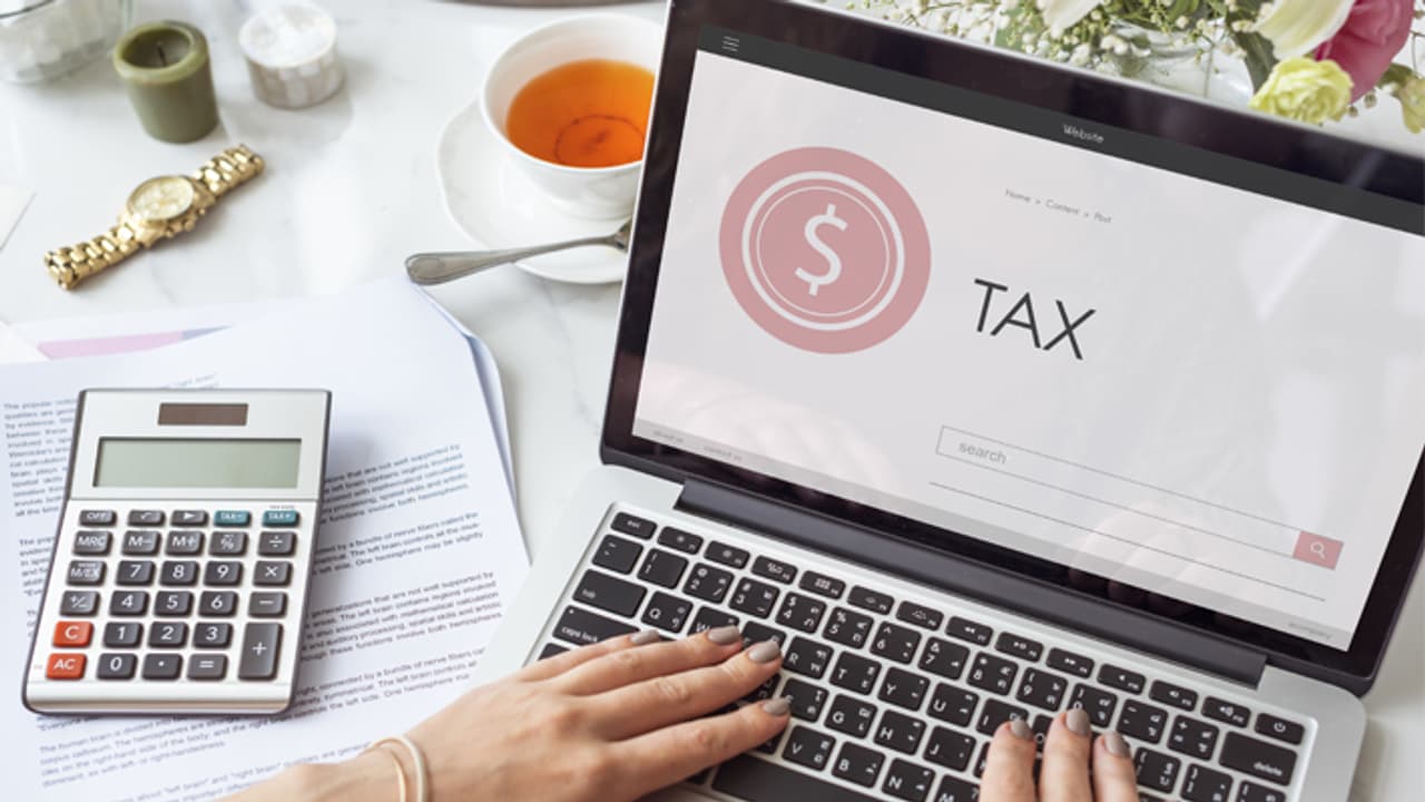 ഇനി ഫോൺ പേ വഴിയും ആദായനികുതി അടയ്ക്കാം; 'ഇൻകം ടാക്സ് പേയ്മെന്റ്' ഫീച്ചർ എങ്ങനെ ഉപയോഗിക്കാം ഇനി ഫോൺ പേ വഴിയും ആദായനികുതി അടയ്ക്കാം; 'ഇൻകം ടാക്സ് പേയ്മെന്റ്' ഫീച്ചർ എങ്ങനെ ഉപയോഗിക്കാം