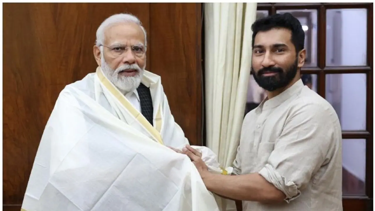 സജീവമാകാന് അനില് ആന്റണി, പ്രധാനമന്ത്രിയെ നേരില് കണ്ടു; കേരളത്തിലെ സാഹചര്യം ചർച്ചയായി സജീവമാകാന് അനില് ആന്റണി, പ്രധാനമന്ത്രിയെ നേരില് കണ്ടു; കേരളത്തിലെ സാഹചര്യം ചർച്ചയായി