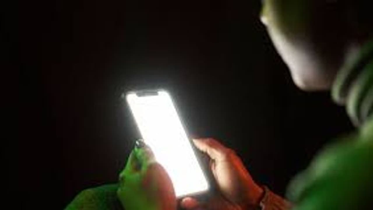 സ്കൂളിലെ സ്മാർട്ട്ഫോൺ ഉപയോ​ഗത്തില്‍ മുന്നറിയിപ്പുമായി ഐകൃരാഷ്ട്ര സഭ ഏജന്‍സി