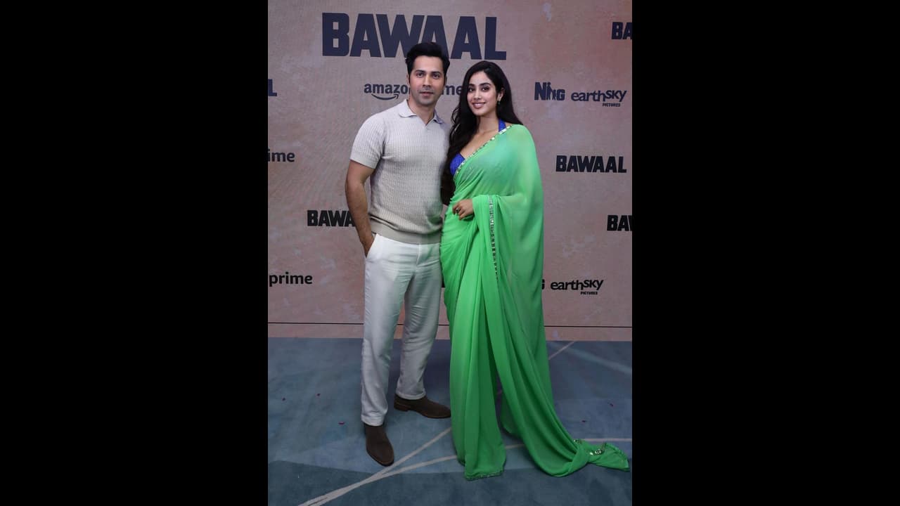 `బవాల్‌` సినిమా వివాదంపై జాన్వీ కపూర్‌ స్పందన.. ఆ యాంగిల్‌లో చూస్తే నేనేం చేయలేను..