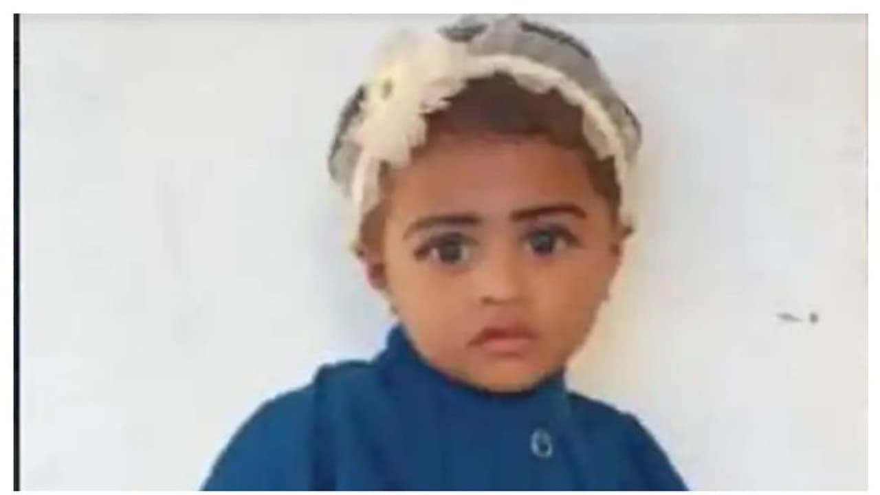 മൂന്നു വയസ്സുകാരി വീടിന് മുന്നിൽവെച്ച് അമിത വേഗതയിലെത്തിയ ബൈക്കിടിച്ചു മരിച്ചു മൂന്നു വയസ്സുകാരി വീടിന് മുന്നിൽവെച്ച് അമിത വേഗതയിലെത്തിയ ബൈക്കിടിച്ചു മരിച്ചു