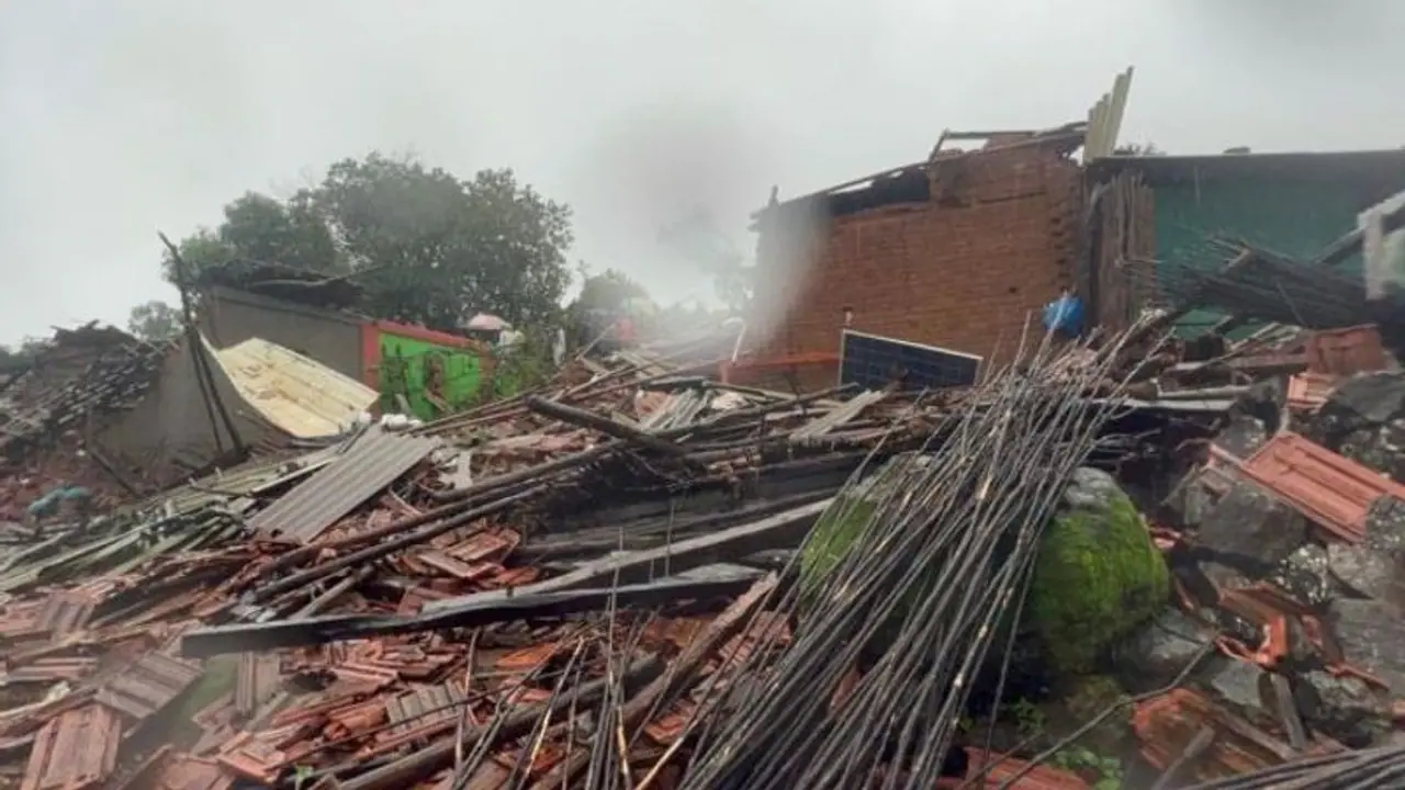 Khalapur landslide: 16 dead so far, around 100 injured; rescue operation continues Khalapur landslide: 16 dead so far, around 100 injured; rescue operation continues