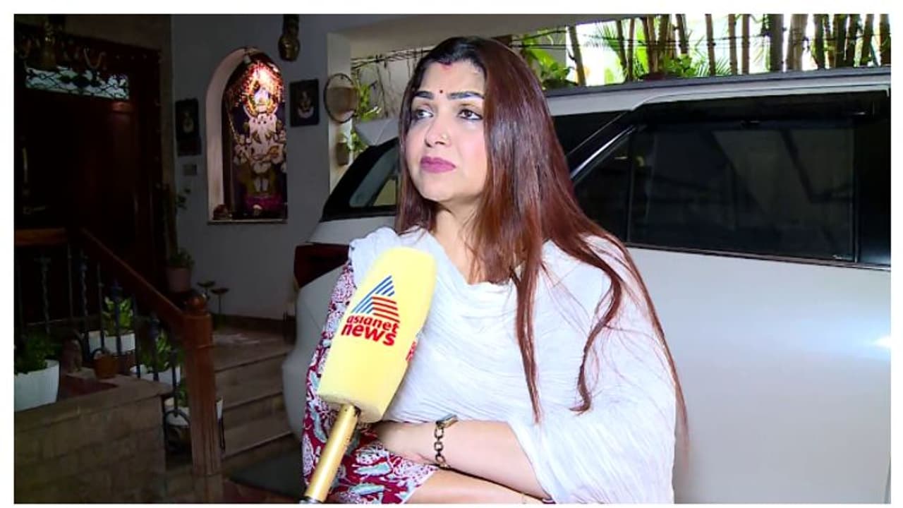 മണിപ്പൂരിൽ ഇടപെടുന്നതിൽ വനിതാ കമ്മിഷൻ വൈകിയിട്ടില്ല; പൊലീസ് സമ്പൂർണ്ണ പരാജയമെന്ന് ഖുഷ്ബു