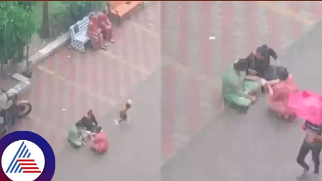 ನಮ್‌ ಗಾಸಿಪ್‌ಗೆ ಬ್ರೇಕ್‌ ಇಲ್ಲ, ಜಡಿಮಳೆಯಲ್ಲೂ ಮಹಿಳಾಮಣಿಗಳು ಫುಲ್ ಟಾಕಿಂಗ್‌! 