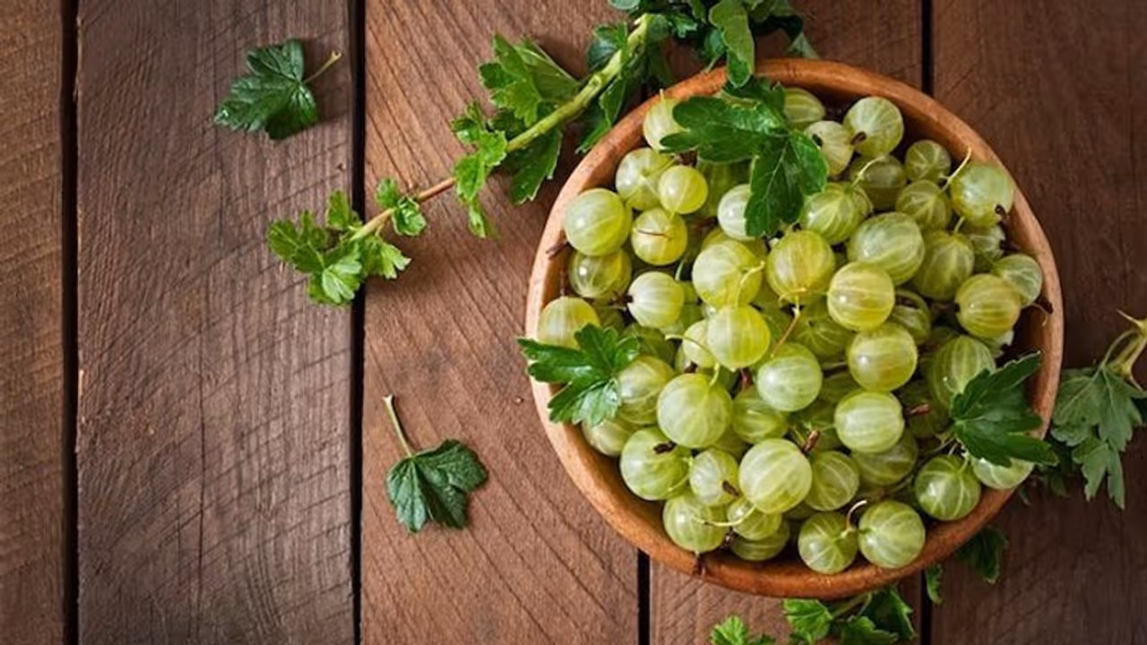 5 benefits of eating Gooseberry for your Skin