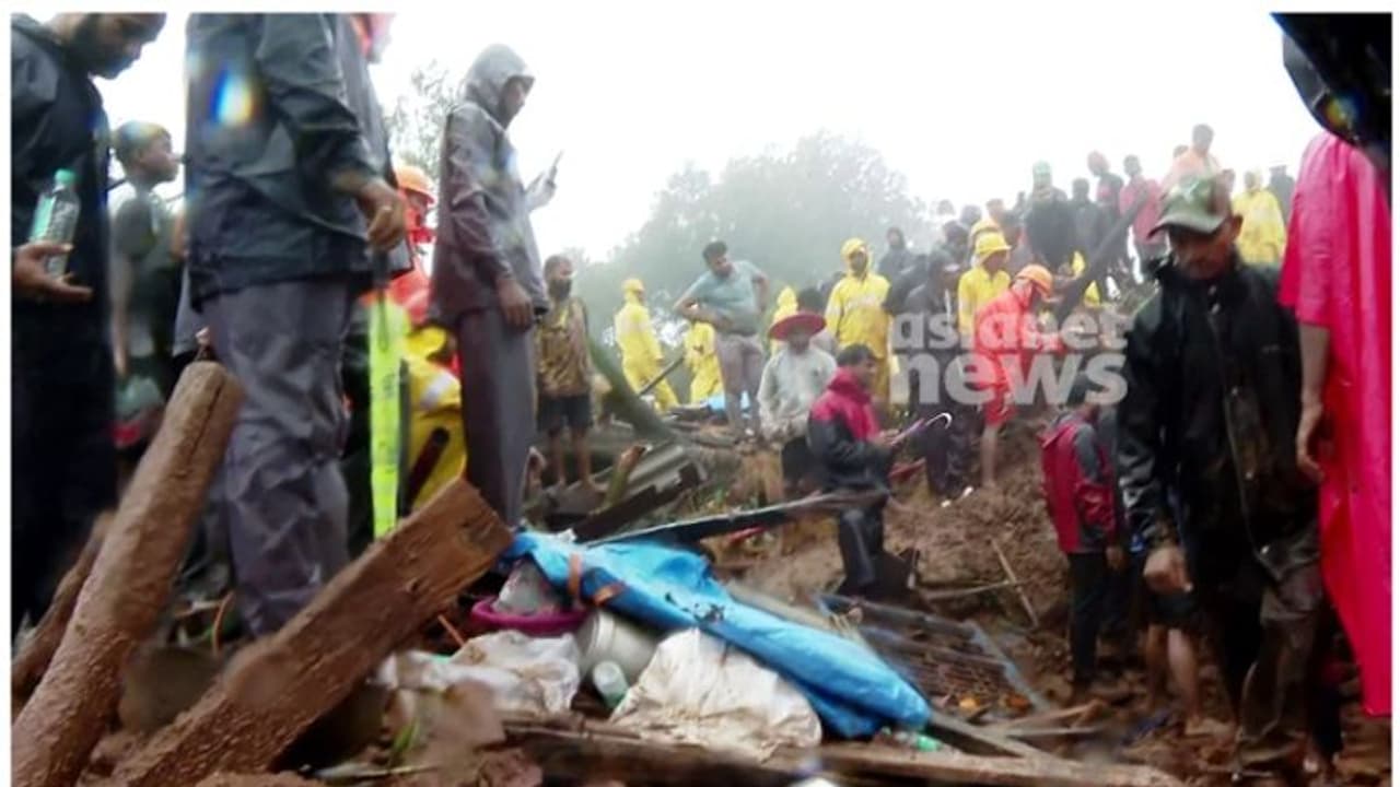 റായ്ഗഡ് ഉരുൾപൊട്ടൽ; ഉറങ്ങിക്കിടന്നവരുടെ മുകളിലേക്ക് മണ്ണ് വന്ന് മൂടി; ഇന്ന് 5 മൃതദേഹങ്ങൾ കിട്ടി, മരണസംഖ്യ 21 