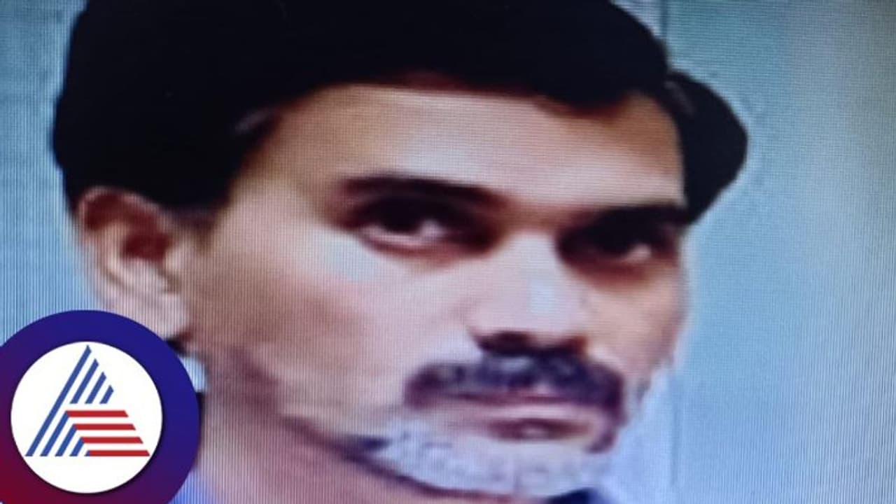 Bengaluru crime: ಹಣ ಡಬಲ್ ಆಸೆ ತೋರಿಸಿ ಅರ್ಚಕನಿಗೆ ₹1.7 ಕೋಟಿ ಟೋಪಿ Bengaluru crime: ಹಣ ಡಬಲ್ ಆಸೆ ತೋರಿಸಿ ಅರ್ಚಕನಿಗೆ ₹1.7 ಕೋಟಿ ಟೋಪಿ