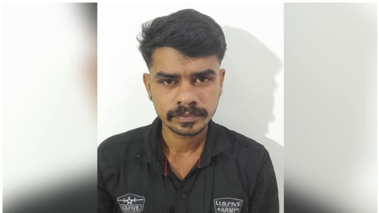 2 വർഷം 12കാരിയെ തുടർച്ചയായി പീഡിപ്പിച്ചു! പെൺകുട്ടി കൗൺസിലിങിൽ വെളിപ്പെടുത്തി, യുവാവ് പിടിയിൽ 2 വർഷം 12കാരിയെ തുടർച്ചയായി പീഡിപ്പിച്ചു! പെൺകുട്ടി കൗൺസിലിങിൽ വെളിപ്പെടുത്തി, യുവാവ് പിടിയിൽ