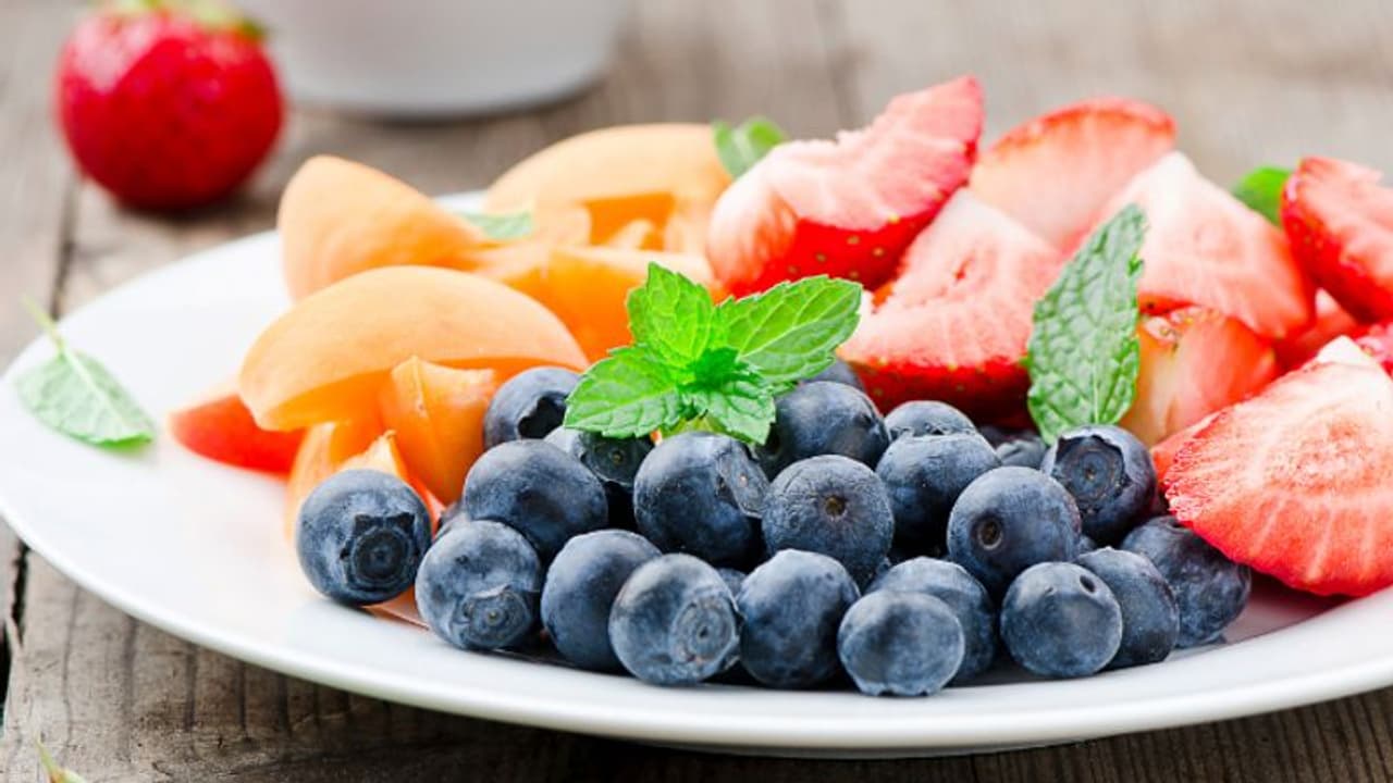 പതിവായി ഈ പഴങ്ങള് കഴിക്കൂ, അറിയാം ആരോഗ്യ ഗുണങ്ങള്... പതിവായി ഈ പഴങ്ങള് കഴിക്കൂ, അറിയാം ആരോഗ്യ ഗുണങ്ങള്...