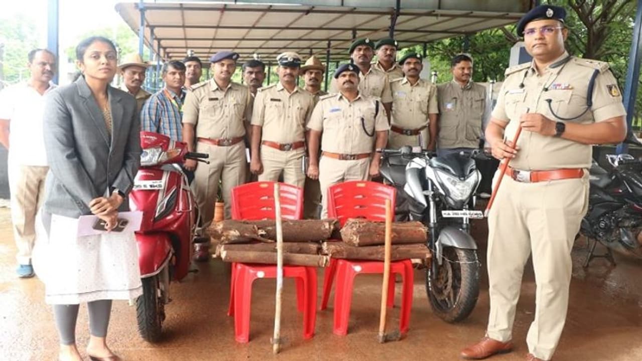 ಬೀದರ್‌: ದ್ರಾಕ್ಷಿ ತೋಟದಲ್ಲಿ ಶ್ರೀಗಂಧದ ಮರಗಳ್ಳತನ, ಎಂಟು ಜನರ ಬಂಧನ