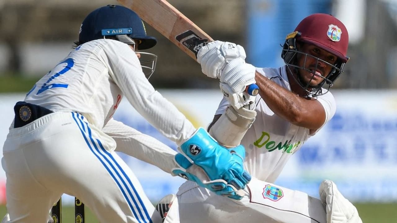WI vs IND 2nd Test: 26 ரன்னுக்கு 5 விக்கெட்; வெஸ்ட் இண்டீஸ் 255க்கு ஆல் அவுட்; முகமது சிராஜ் 5 விக்கெட்! WI vs IND 2nd Test: 26 ரன்னுக்கு 5 விக்கெட்; வெஸ்ட் இண்டீஸ் 255க்கு ஆல் அவுட்; முகமது சிராஜ் 5 விக்கெட்!