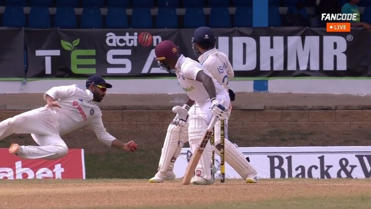 കരാട്ടെ കിഡ് അല്ലെന്ന് ആരും പറയില്ല; സ്ലിപ്പില്‍ പറക്കും ക്യാച്ചിലൂടെ അമ്പരപ്പിച്ച് രഹാനെ വീഡിയോ