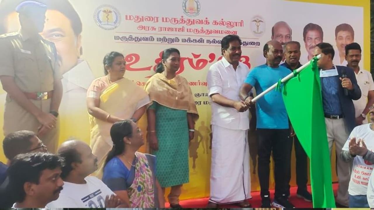 அமைச்சர் மா.சுப்பிரமணியோடு மாரத்தானில் ஓடிய கல்லூரி மாணவன் திடீர் உயிரிழப்பு.! காரணம் என்ன.? அமைச்சர் மா.சுப்பிரமணியோடு மாரத்தானில் ஓடிய கல்லூரி மாணவன் திடீர் உயிரிழப்பு.! காரணம் என்ன.?