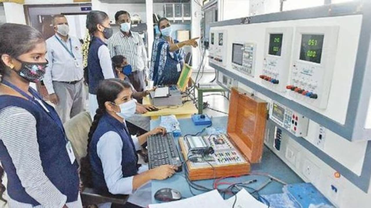 அரசு தொழிற்பயிற்சி நிலையங்களில் சேருவது எப்படி? விண்ணப்பம் முதல் கட்டணம் வரை முழு விபரம்