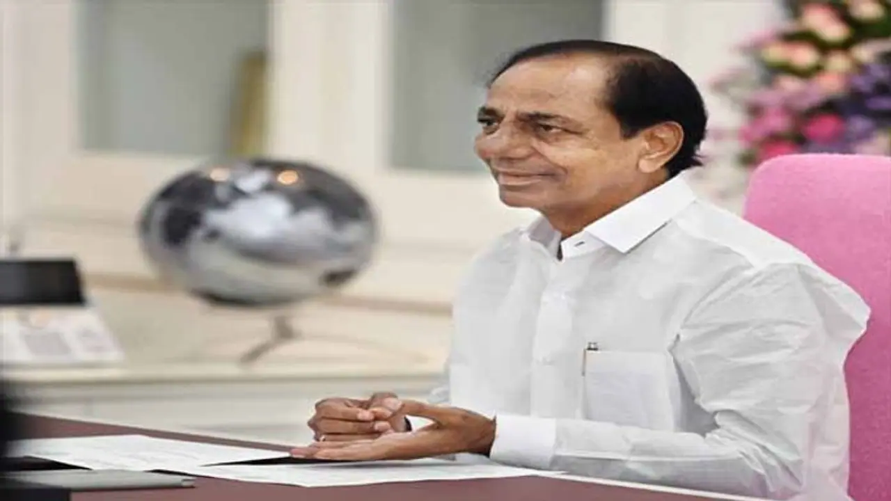 ప్రభుత్వ ఉద్యోగులకు కొత్త పీఆర్సీ: ఇండిపెండెన్స్ డే వేడుకల్లో కేసీఆర్