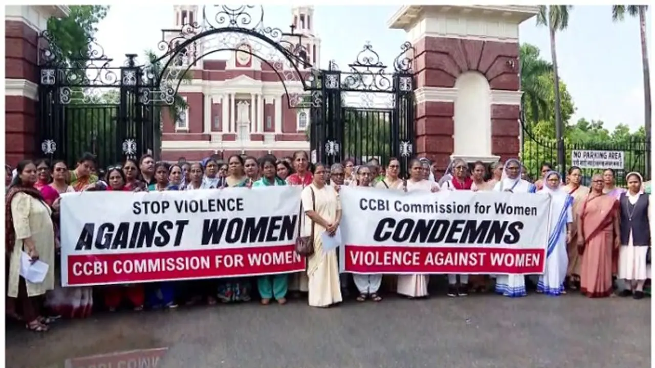 മണിപ്പൂർ കലാപം: ദില്ലി സേക്രഡ് ഹാർട്ട് കത്തീഡ്രലിൽ പ്രതിഷേധം; ഈസ്റ്റര് ദിനത്തില് മോദി സന്ദർശിച്ച പള്ളി മണിപ്പൂർ കലാപം: ദില്ലി സേക്രഡ് ഹാർട്ട് കത്തീഡ്രലിൽ പ്രതിഷേധം; ഈസ്റ്റര് ദിനത്തില് മോദി സന്ദർശിച്ച പള്ളി