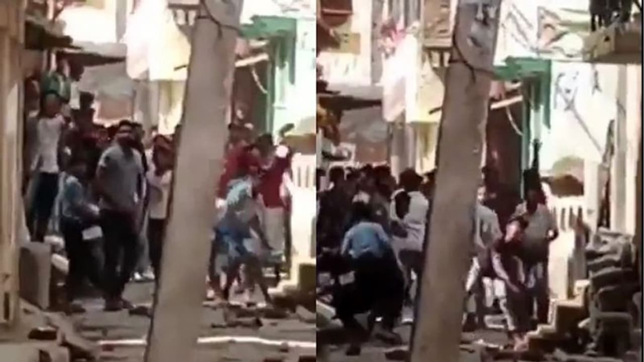 ಶಿವನ ಪವಿತ್ರ ಕನ್ವಾರ್ ಯಾತ್ರೆ ಭಕ್ತರ ಮೇಲೆ ಕಲ್ಲು ತೂರಾಟ, ಹಲವರು ಗಂಭೀರ ಗಾಯ!