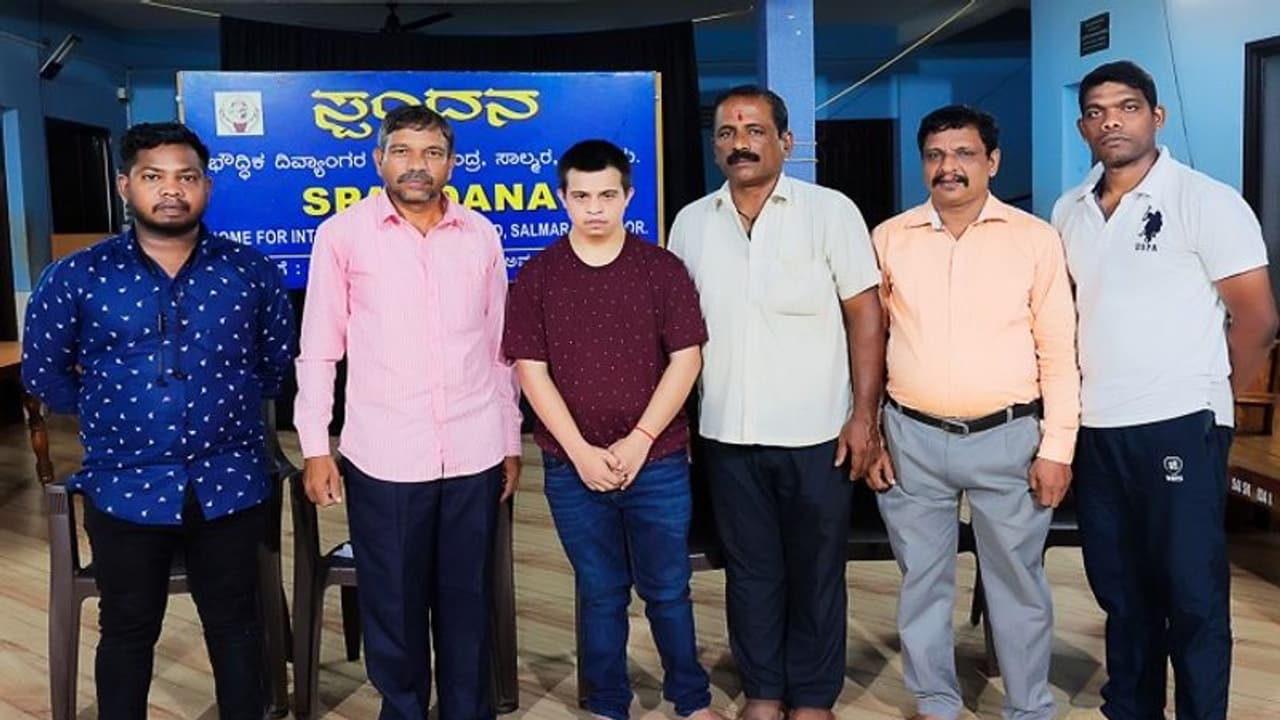 ಉಡುಪಿ: ಯೂಟ್ಯೂಬ್ನಿಂದಾಗಿ ಹೆತ್ತವರ ಮಡಿಲು ಸೇರಿದ ಒಡಿಸ್ಸಾದ ಬಾಲಕ ಉಡುಪಿ: ಯೂಟ್ಯೂಬ್ನಿಂದಾಗಿ ಹೆತ್ತವರ ಮಡಿಲು ಸೇರಿದ ಒಡಿಸ್ಸಾದ ಬಾಲಕ