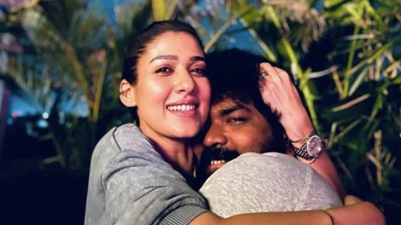 குழந்தையை கொஞ்சும் நயன்தாரா.. செமயாக கொண்டாடப்பட்ட சண்டே கணவர் பகிர்ந்த Cute புகைப்படம்!