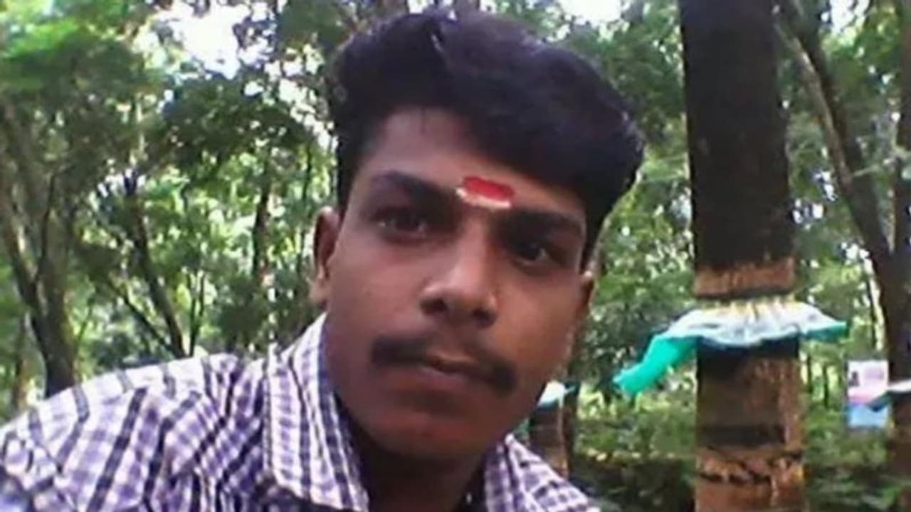 പത്തനംതിട്ടയിൽ വീടിനുള്ളിൽ യുവാവിനെ കൊല്ലപ്പെട്ട നിലയിൽ കണ്ടെത്തി