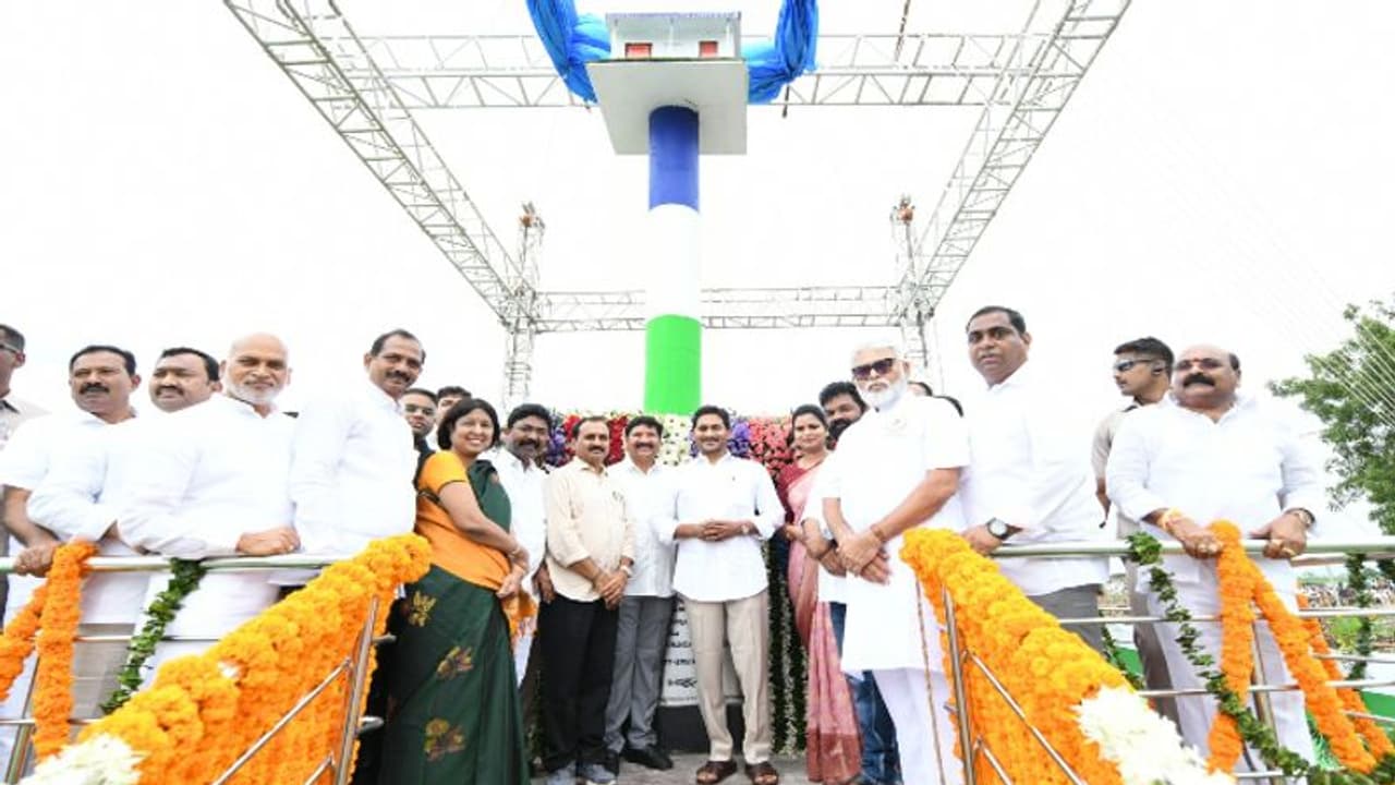 అమరావతి ఇక మనందరి అమరావతి.. పేదలకు అండగా మార్పు మొదలైంది: సీఎం జగన్