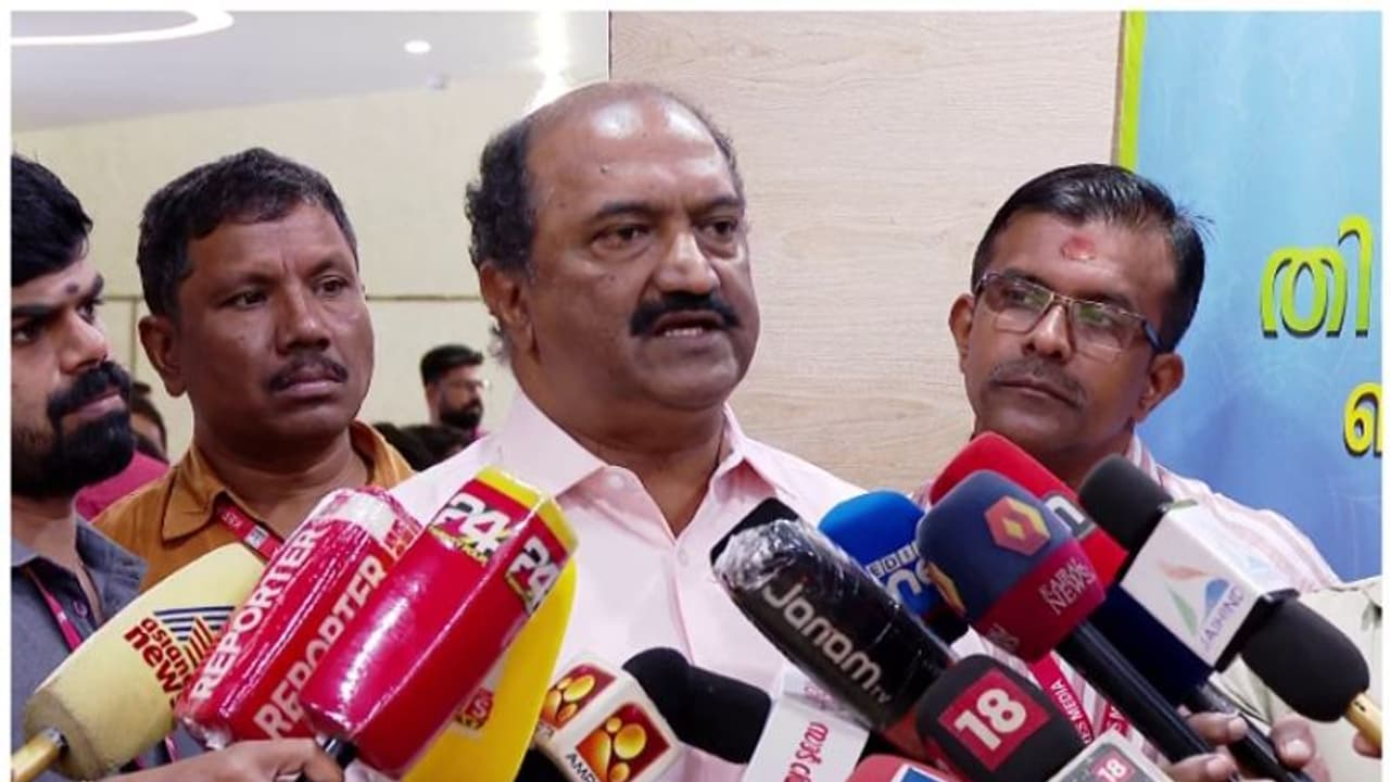 ഓണക്കാലം നന്നായി കൊണ്ടുപോകാനുള്ള ശ്രമത്തിലാണ്, ഓണക്കിറ്റ് കൊടുക്കുന്നതിൽ അന്തിമ തീരുമാനമായിട്ടില്ല: ധനമന്ത്രി ഓണക്കാലം നന്നായി കൊണ്ടുപോകാനുള്ള ശ്രമത്തിലാണ്, ഓണക്കിറ്റ് കൊടുക്കുന്നതിൽ അന്തിമ തീരുമാനമായിട്ടില്ല: ധനമന്ത്രി