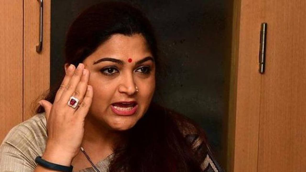 அங்க மணிப்பூரில் கலவரம் அடங்கல.. ஆனா இங்க குஷ்பூ ரீலிஸ் போடுறாங்க குற்றம்சாட்டியவரை வறுத்தெடுத்த குஷ்பூ! அங்க மணிப்பூரில் கலவரம் அடங்கல.. ஆனா இங்க குஷ்பூ ரீலிஸ் போடுறாங்க குற்றம்சாட்டியவரை வறுத்தெடுத்த குஷ்பூ!