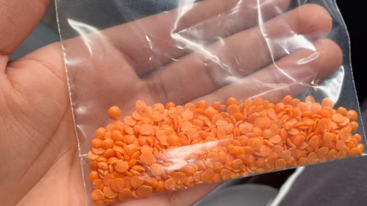 'മാറി പോകല്ലേ മോനേ'; വാങ്ങേണ്ട പരിപ്പിന്റെ സാമ്പിള് വരെ കൊടുത്തുവിട്ട് ഒരമ്മ; വൈറലായി പോസ്റ്റ് 'മാറി പോകല്ലേ മോനേ'; വാങ്ങേണ്ട പരിപ്പിന്റെ സാമ്പിള് വരെ കൊടുത്തുവിട്ട് ഒരമ്മ; വൈറലായി പോസ്റ്റ്