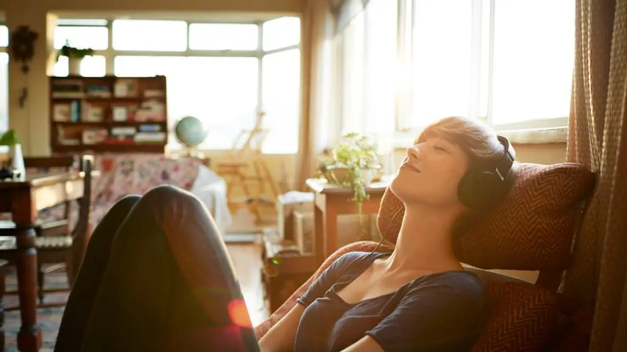 இது தெரியாம இனி 'Earphones' ஐ ரொம்ப நேரம் யூஸ் பண்ணாதீங்க..! திடுக்கிடும் பல உண்மைகள் இதோ..!! இது தெரியாம இனி 'Earphones' ஐ ரொம்ப நேரம் யூஸ் பண்ணாதீங்க..! திடுக்கிடும் பல உண்மைகள் இதோ..!!