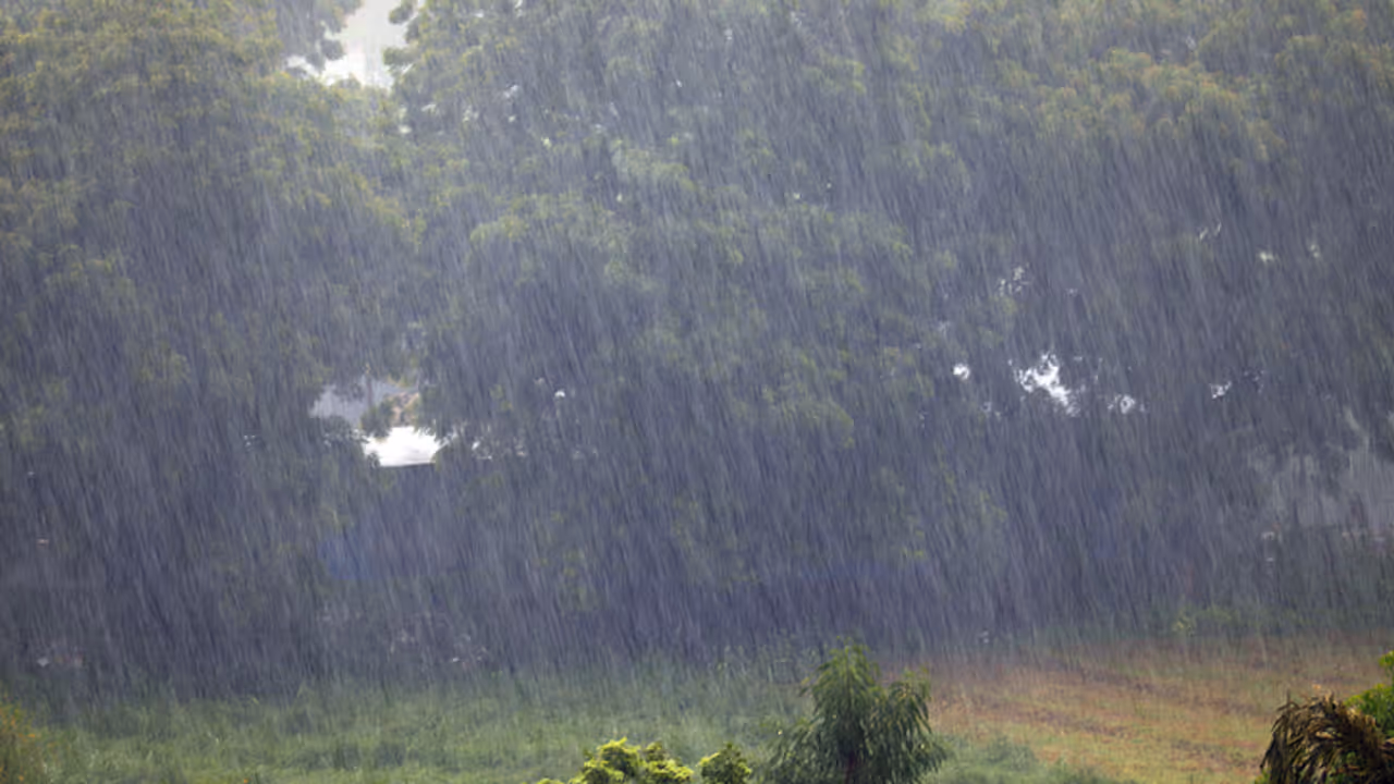 Karnataka Monsoon: DyCM Shivakumar visits Bengaluru’s war room