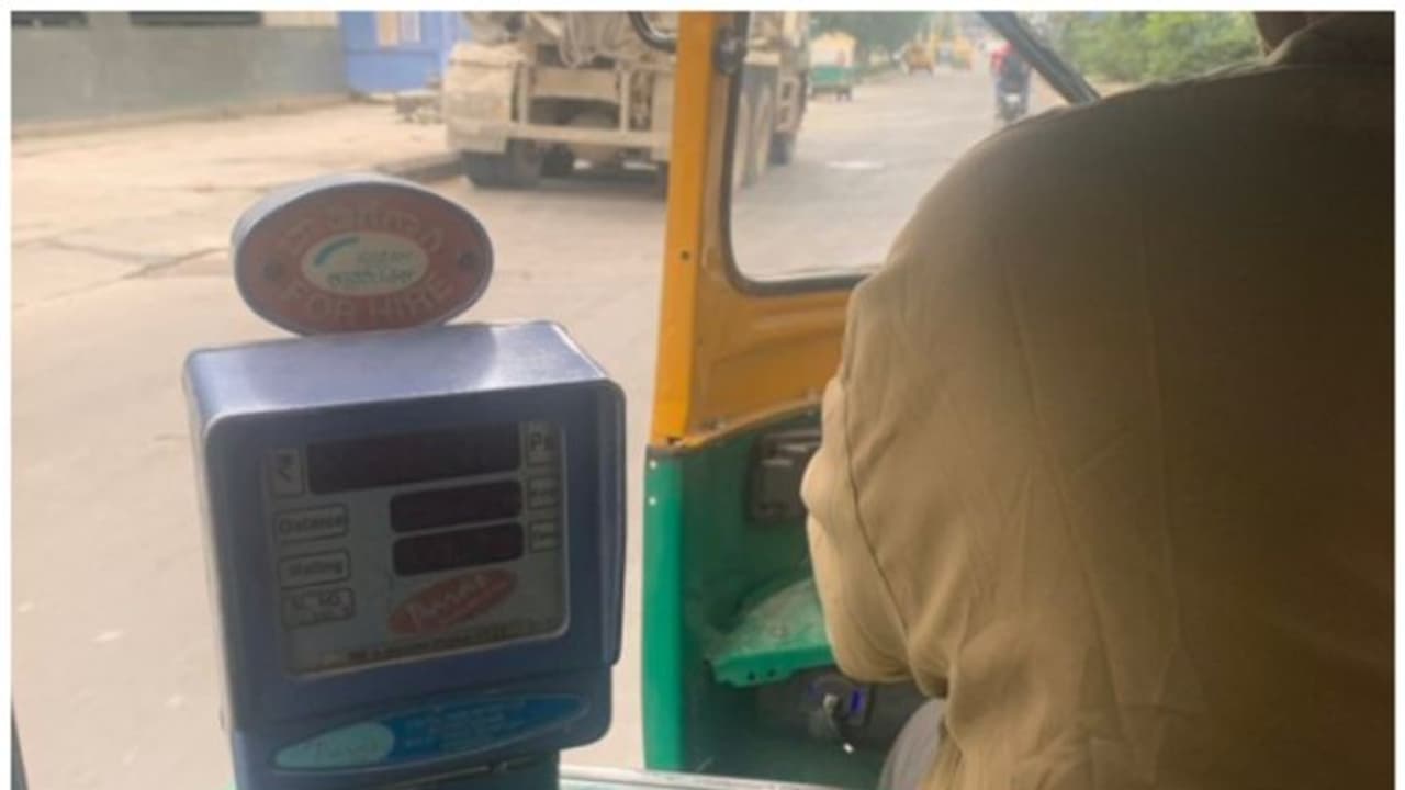 'ഇത് നാണക്കേട്'; ബെംഗളൂരുവില്‍ 500 മീറ്റര്‍ ഓട്ടോ യാത്രയ്ക്ക് 100 രൂപ; ചേരി തിരിഞ്ഞ് നെറ്റിസണ്‍സ് !