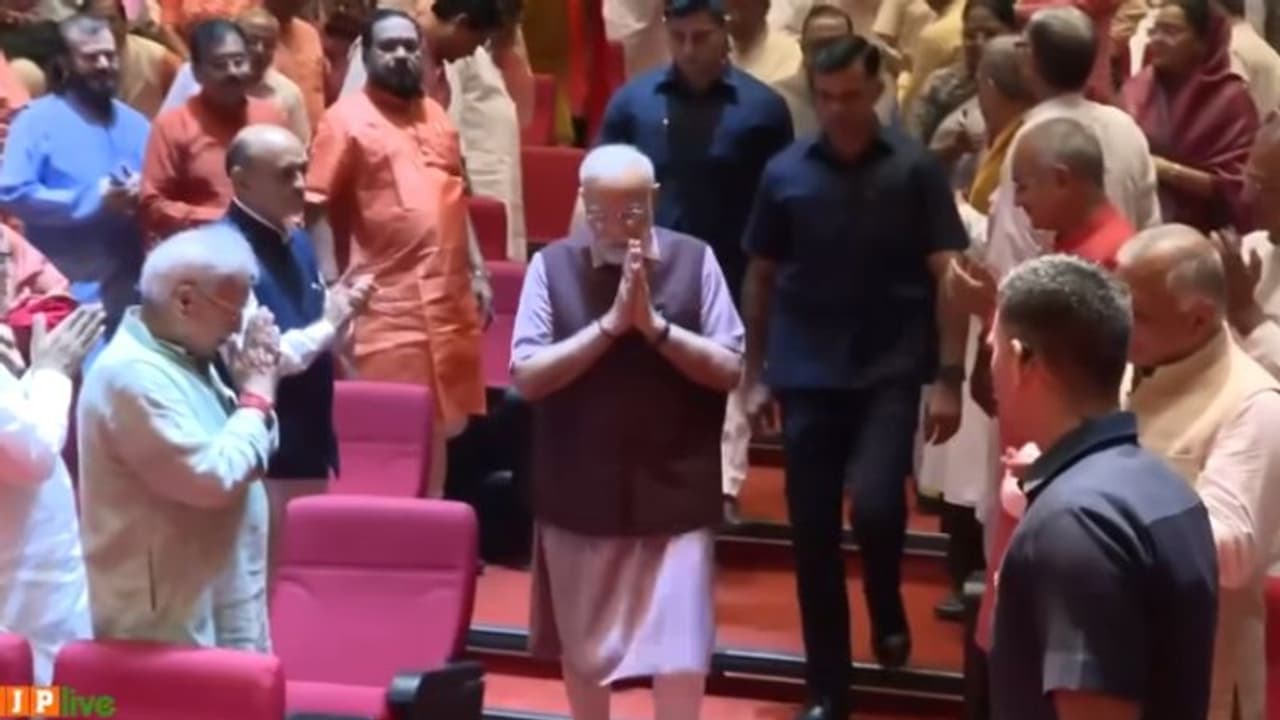 'ദിശാ ബോധമില്ലാത്ത പ്രതിപക്ഷം'; ഈസ്റ്റ് ഇന്ത്യ കമ്പനിക്കും ഇന്ത്യൻ മുജാഹിദിനും പേരിൽ ഇന്ത്യയുണ്ടെന്ന് മോദി 'ദിശാ ബോധമില്ലാത്ത പ്രതിപക്ഷം'; ഈസ്റ്റ് ഇന്ത്യ കമ്പനിക്കും ഇന്ത്യൻ മുജാഹിദിനും പേരിൽ ഇന്ത്യയുണ്ടെന്ന് മോദി