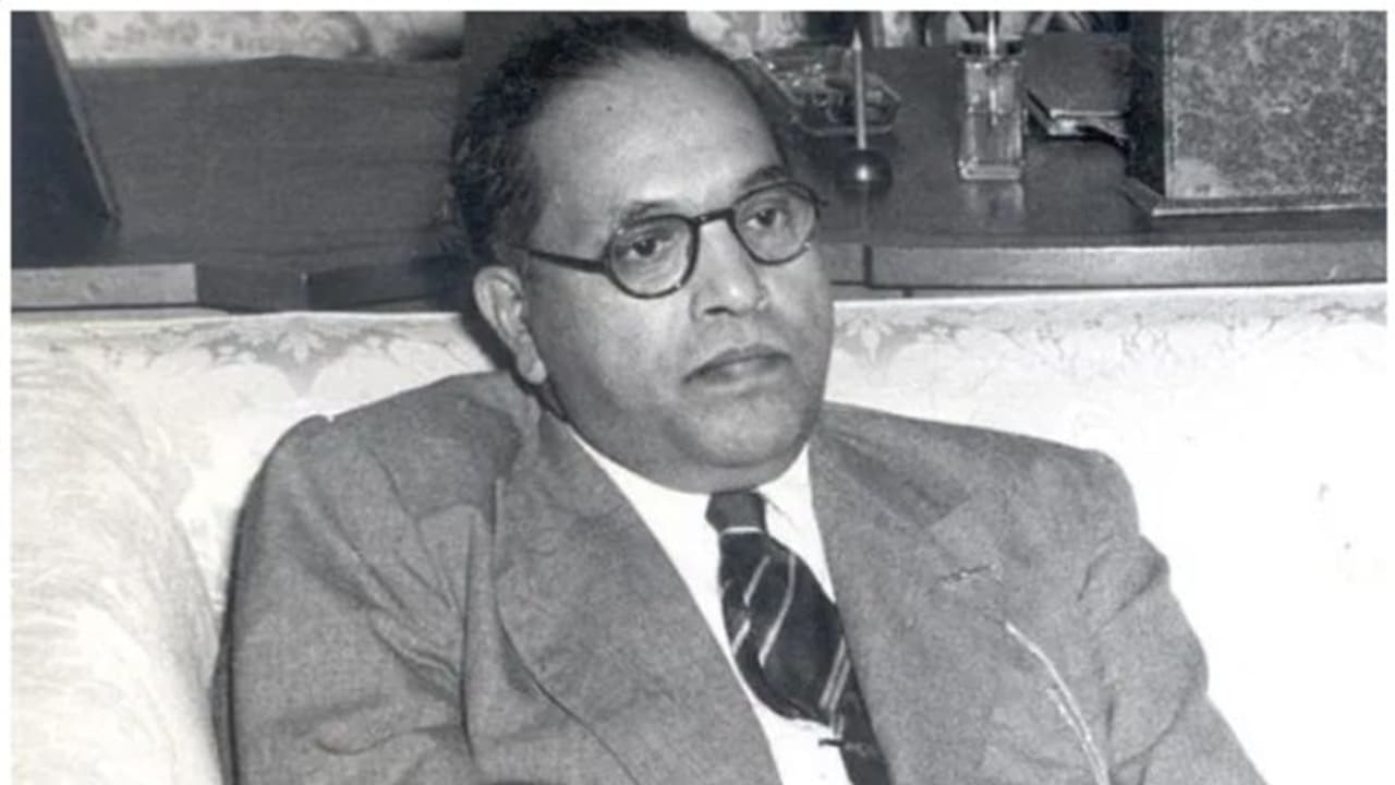 തമിഴ്നാട്ടിലെ കോടതികളിൽ നിന്ന് അംബേദ്കർ ചിത്രങ്ങൾ നീക്കില്ല; ഉറപ്പ് നൽകി മദ്രാസ് ഹൈക്കോടതി തമിഴ്നാട്ടിലെ കോടതികളിൽ നിന്ന് അംബേദ്കർ ചിത്രങ്ങൾ നീക്കില്ല; ഉറപ്പ് നൽകി മദ്രാസ് ഹൈക്കോടതി