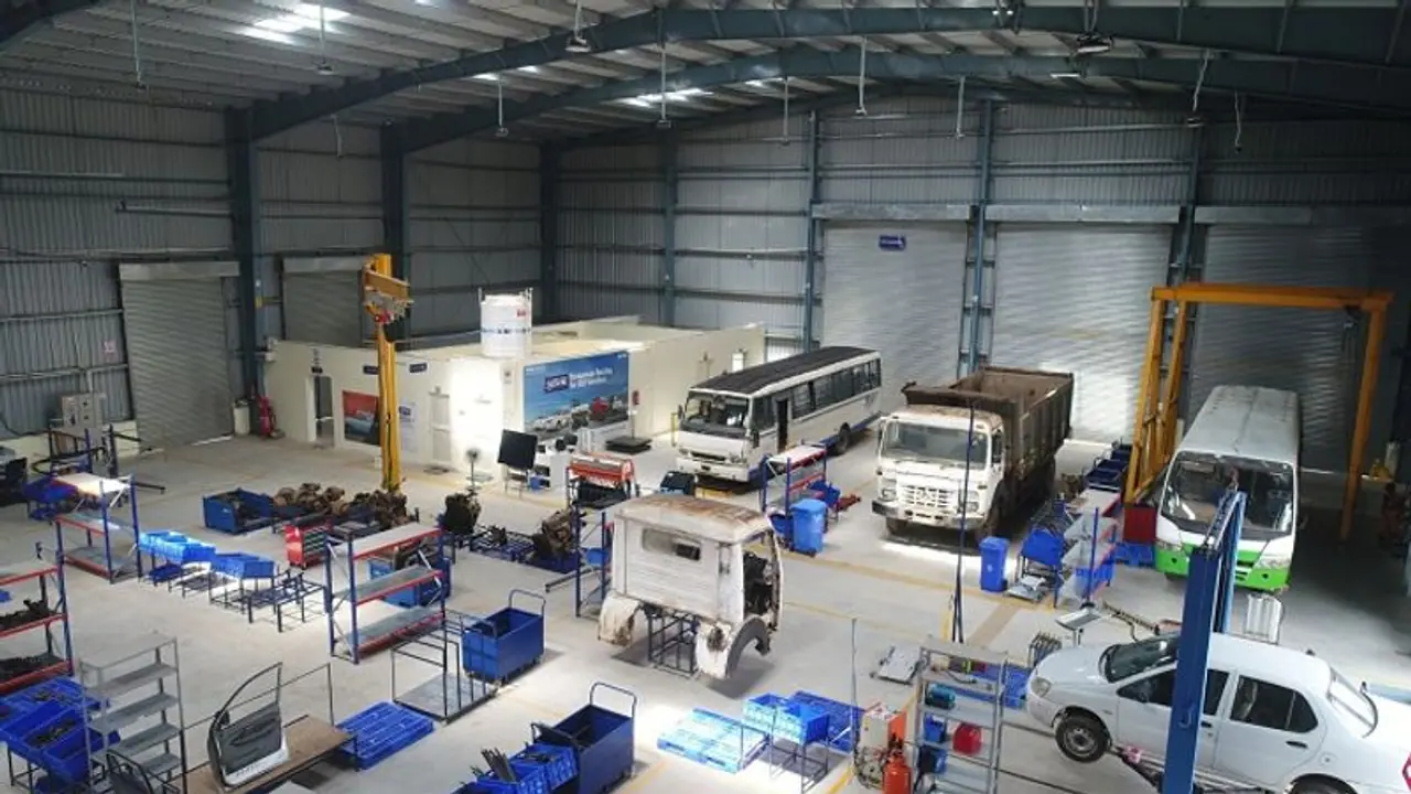 ಹಳೇ ವಾಹನ ಗುಜುರಿ ನೀತಿ, ಸ್ಕ್ರಾಪಿಂಗ್ ಘಟಕ ಆರಂಭಿಸಿದ ಟಾಟಾ ಮೋಟಾರ್ಸ್! ಹಳೇ ವಾಹನ ಗುಜುರಿ ನೀತಿ, ಸ್ಕ್ರಾಪಿಂಗ್ ಘಟಕ ಆರಂಭಿಸಿದ ಟಾಟಾ ಮೋಟಾರ್ಸ್!