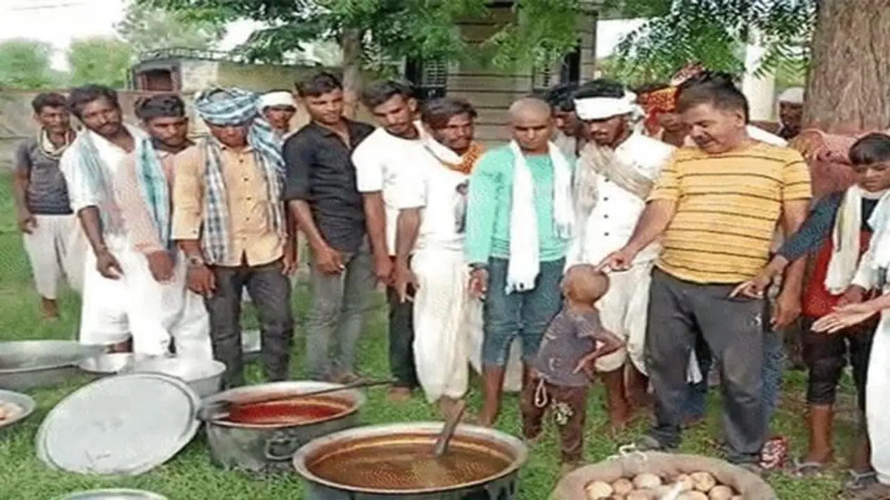 Mix poison on last ritual food serve