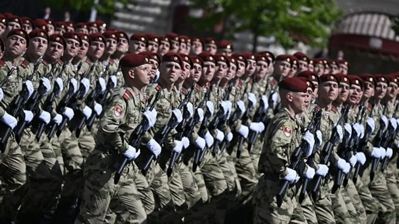 Russia raises maximum military service age to 30 amid Ukraine war Russia raises maximum military service age to 30 amid Ukraine war