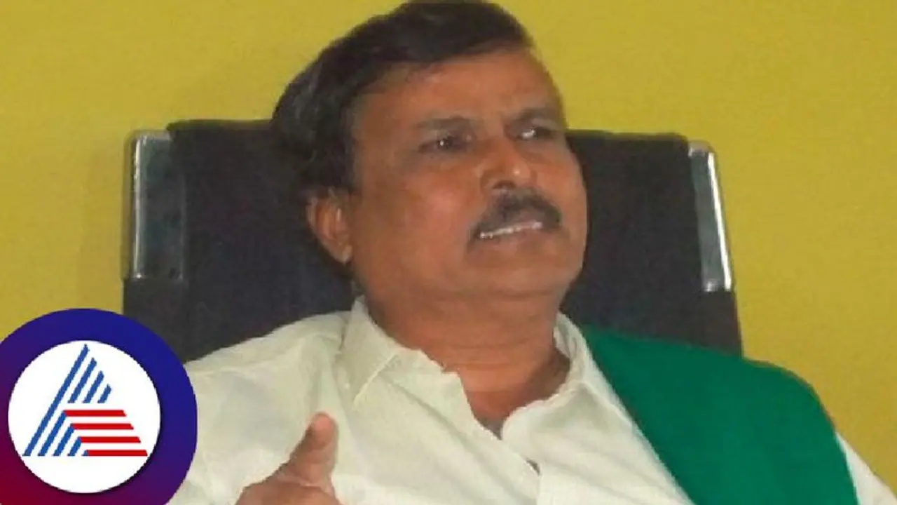 ಸರ್ಕಾರದಿಂದ ರೈತರ ಮೂಗಿಗೆ ತುಪ್ಪ ಸವರುವ ಕೆಲಸ: ಕುರುಬೂರ ಶಾಂತಕುಮಾರ ಸರ್ಕಾರದಿಂದ ರೈತರ ಮೂಗಿಗೆ ತುಪ್ಪ ಸವರುವ ಕೆಲಸ: ಕುರುಬೂರ ಶಾಂತಕುಮಾರ