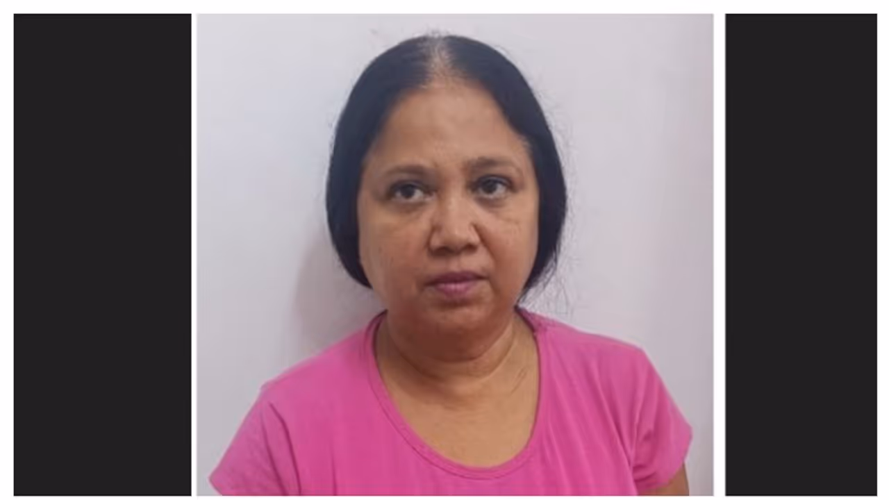 'കാനഡയിൽ നിന്ന് ഗിഫ്റ്റ്'; കസ്റ്റംസ് ഓഫിസർ ചമഞ്ഞ് വീട്ടമ്മയിൽ നിന്ന് തട്ടിയത് 15 ലക്ഷം, 56കാരി പൊലീസ് പിടിയിൽ 'കാനഡയിൽ നിന്ന് ഗിഫ്റ്റ്'; കസ്റ്റംസ് ഓഫിസർ ചമഞ്ഞ് വീട്ടമ്മയിൽ നിന്ന് തട്ടിയത് 15 ലക്ഷം, 56കാരി പൊലീസ് പിടിയിൽ